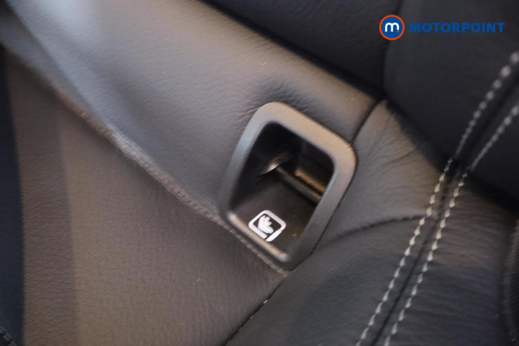 Mercedes-Benz CLA Amg Line Automatic Petrol Coupe - Stock Number (1584804) - 18th supplementary image