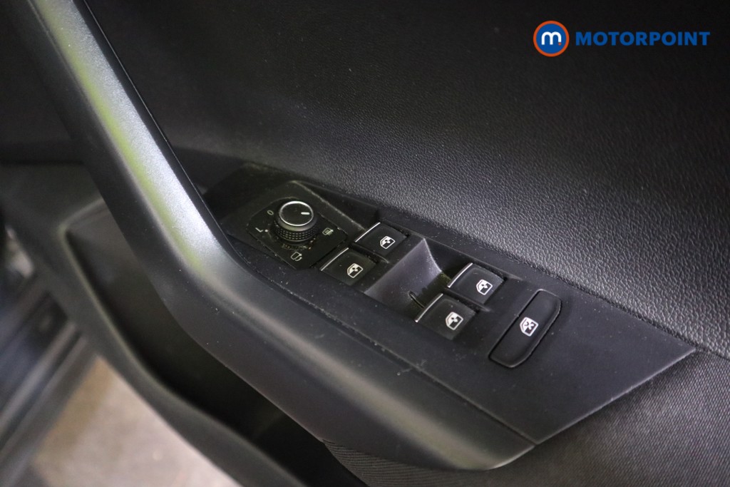 Volkswagen Polo R-Line Manual Petrol Hatchback - Stock Number (1585217) - 13th supplementary image