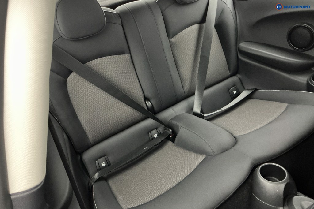 Mini Hatchback Cooper Classic Manual Petrol Hatchback - Stock Number (1585272) - 4th supplementary image