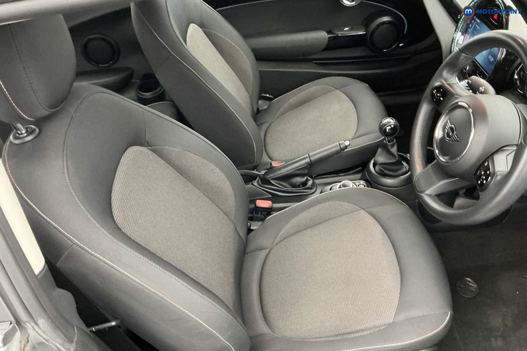Mini Hatchback Cooper Classic Manual Petrol Hatchback - Stock Number (1585272) - 5th supplementary image
