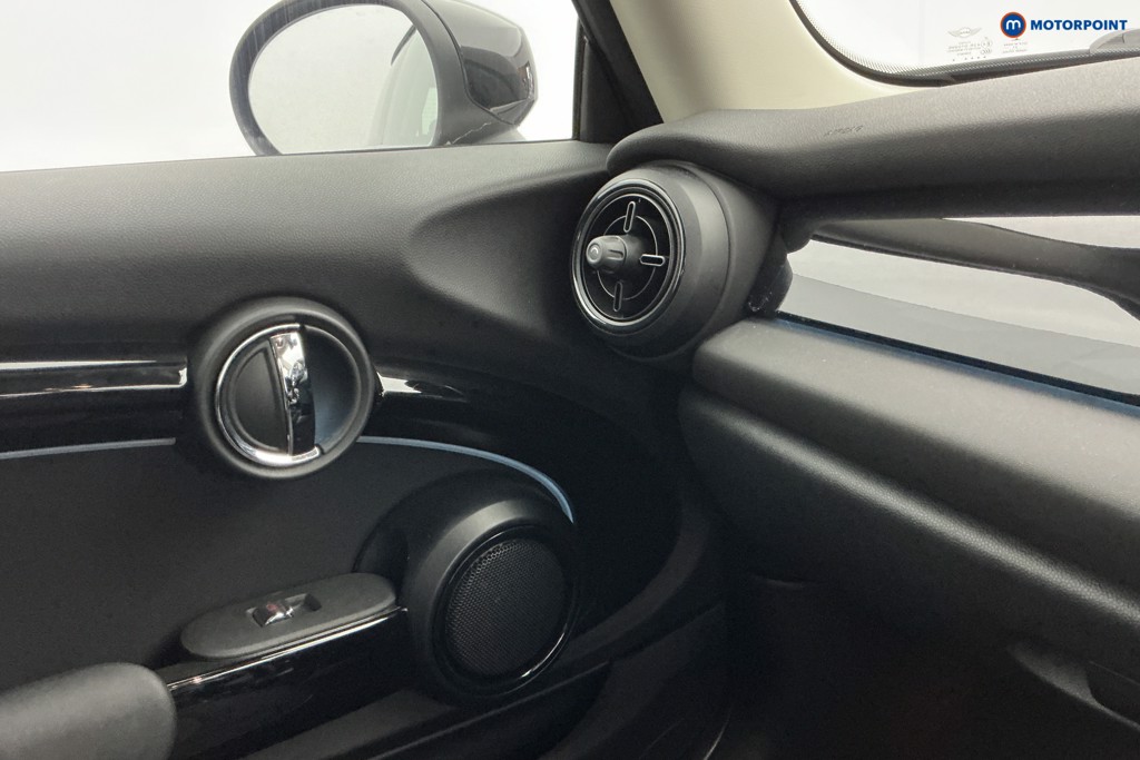 Mini Hatchback Cooper Classic Manual Petrol Hatchback - Stock Number (1585272) - 17th supplementary image