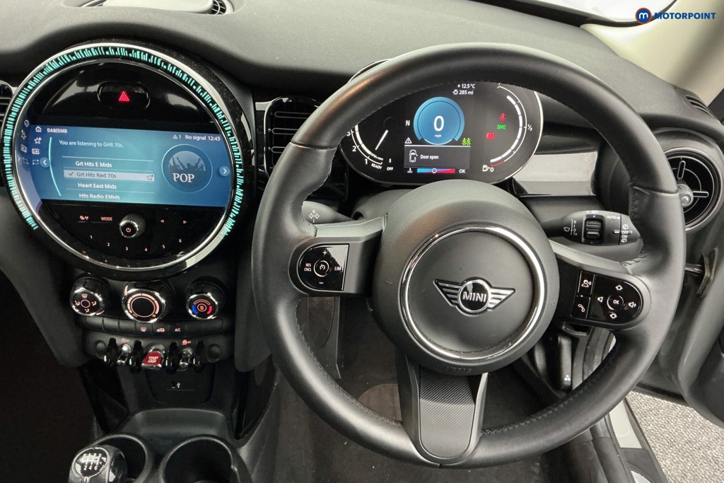 Mini Hatchback Cooper Classic Manual Petrol Hatchback - Stock Number (1585272) - 1st supplementary image