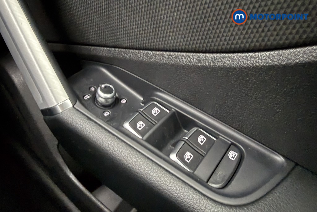 Audi Q2 S Line Manual Petrol SUV - Stock Number (1586157) - 19th supplementary image