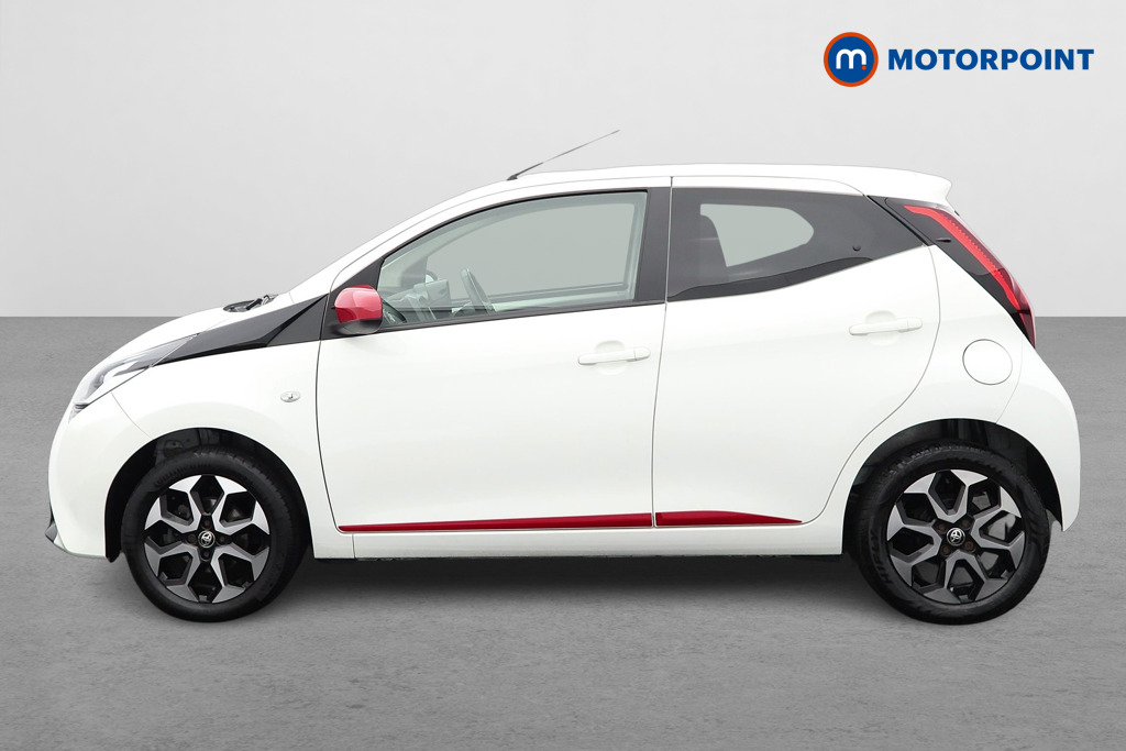 Toyota Aygo X-Trend Manual Petrol Hatchback - Stock Number (1586373) - Passenger side