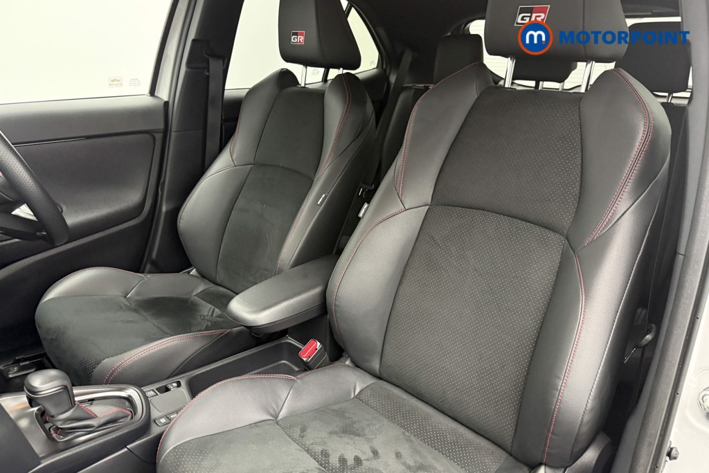Toyota Yaris Cross Gr Sport Automatic Petrol-Electric Hybrid Estate - Stock Number (1586560) - 3rd supplementary image