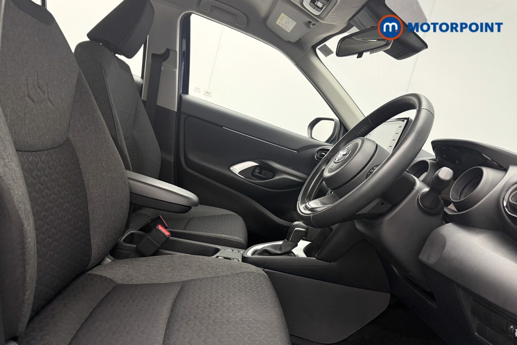 Toyota Yaris Cross Icon Automatic Petrol-Electric Hybrid Estate - Stock Number (1586566) - 7th supplementary image