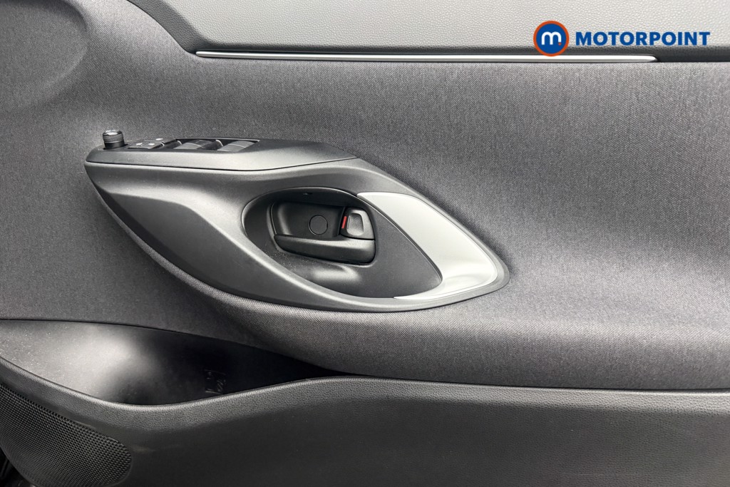 Toyota Yaris Cross Icon Automatic Petrol-Electric Hybrid Estate - Stock Number (1586705) - 16th supplementary image