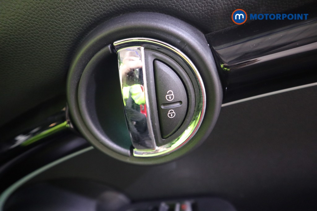 Mini Hatchback Cooper Exclusive Automatic Petrol Hatchback - Stock Number (1587373) - 13th supplementary image