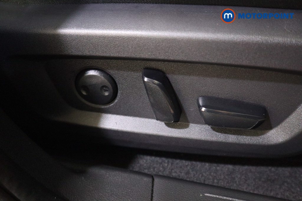 Nissan Qashqai Tekna Manual Petrol SUV - Stock Number (1587812) - 9th supplementary image