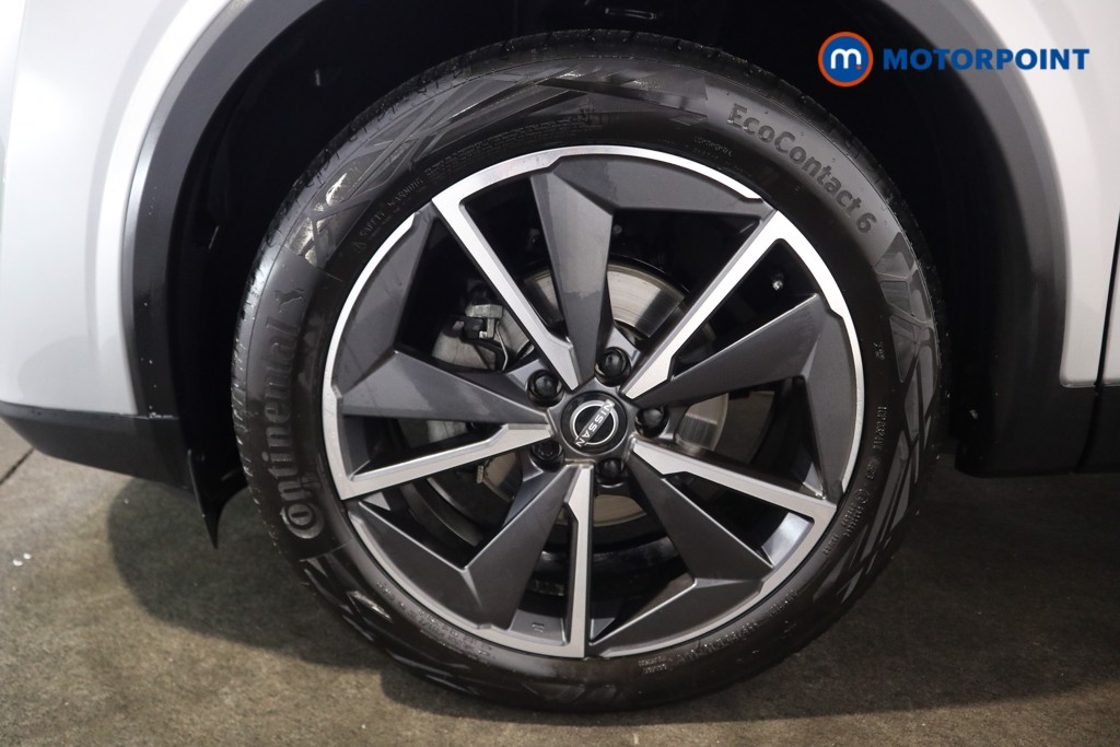 Nissan Qashqai Tekna Manual Petrol SUV - Stock Number (1587812) - 16th supplementary image