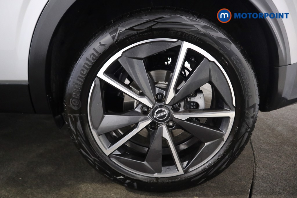Nissan Qashqai Tekna Manual Petrol SUV - Stock Number (1587812) - 17th supplementary image