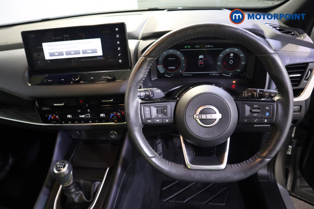 Nissan Qashqai Tekna Manual Petrol SUV - Stock Number (1587812) - 1st supplementary image