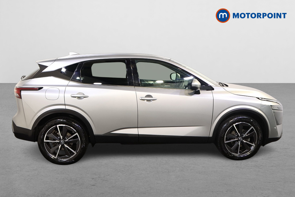 Nissan Qashqai Tekna Manual Petrol SUV - Stock Number (1587812) - Drivers side