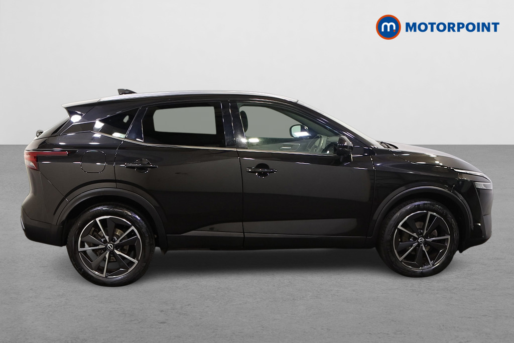Nissan Qashqai Tekna Manual Petrol SUV - Stock Number (1587938) - Drivers side