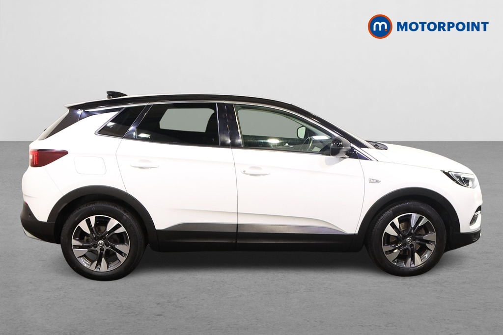 Vauxhall Grandland X Griffin Manual Petrol SUV - Stock Number (1588050) - Drivers side