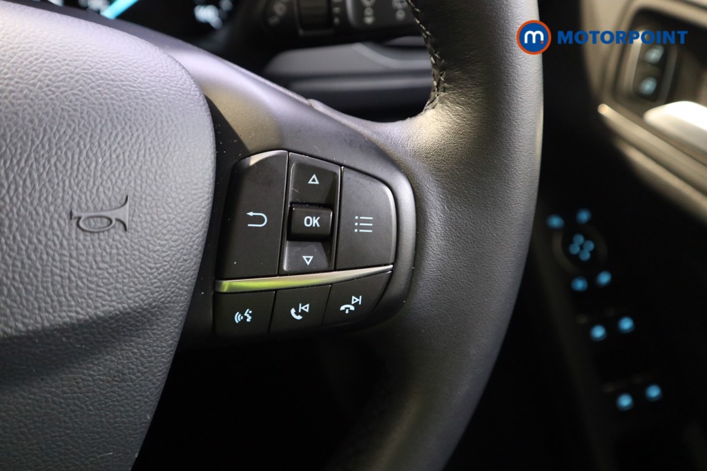 Ford Focus Titanium Manual Petrol Hatchback - Stock Number (1588175) - 4th supplementary image