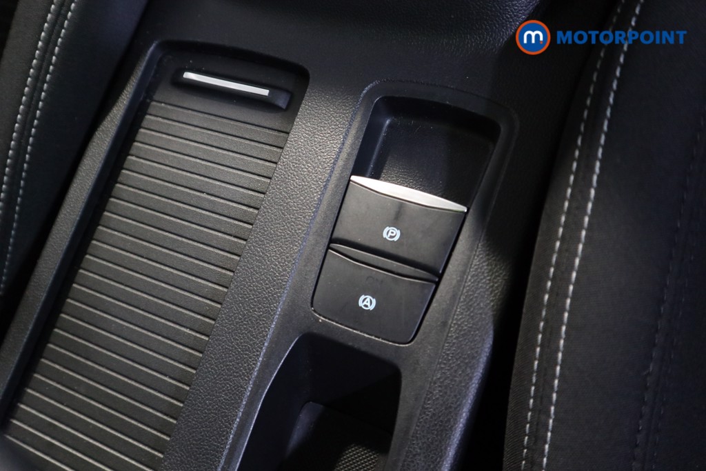 Ford Focus Titanium Manual Petrol Hatchback - Stock Number (1588175) - 10th supplementary image