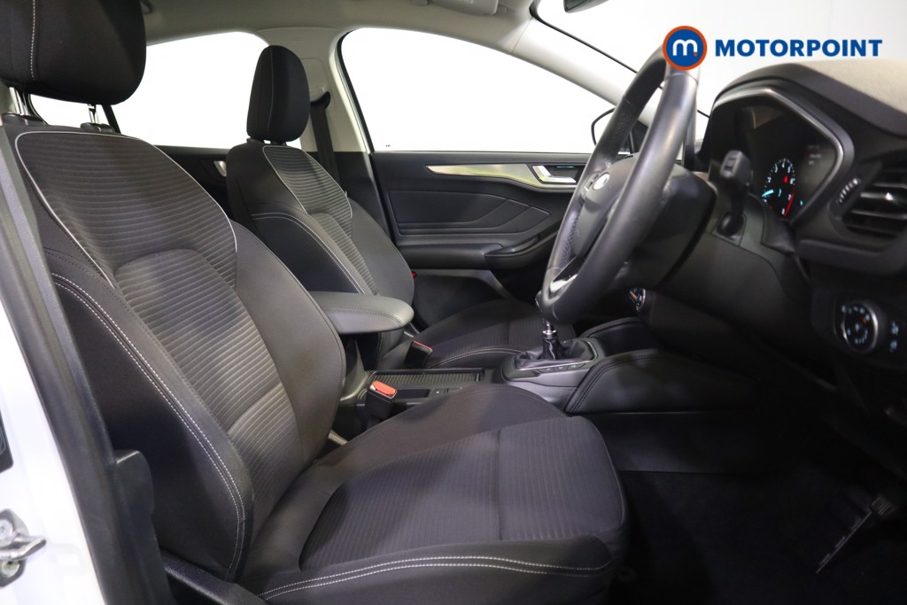 Ford Focus Titanium Manual Petrol Hatchback - Stock Number (1588175) - 15th supplementary image