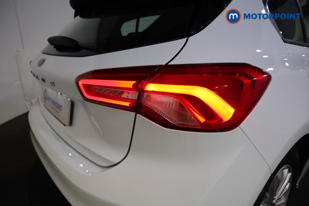 Ford Focus Titanium Manual Petrol Hatchback - Stock Number (1588175) - 26th supplementary image