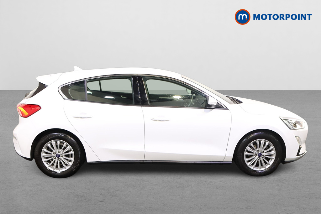 Ford Focus Titanium Manual Petrol Hatchback - Stock Number (1588175) - Drivers side