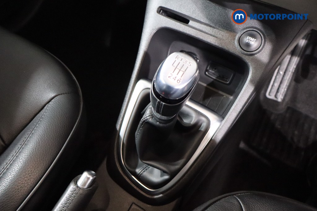 Renault Captur Gt Line Manual Petrol SUV - Stock Number (1588529) - 14th supplementary image