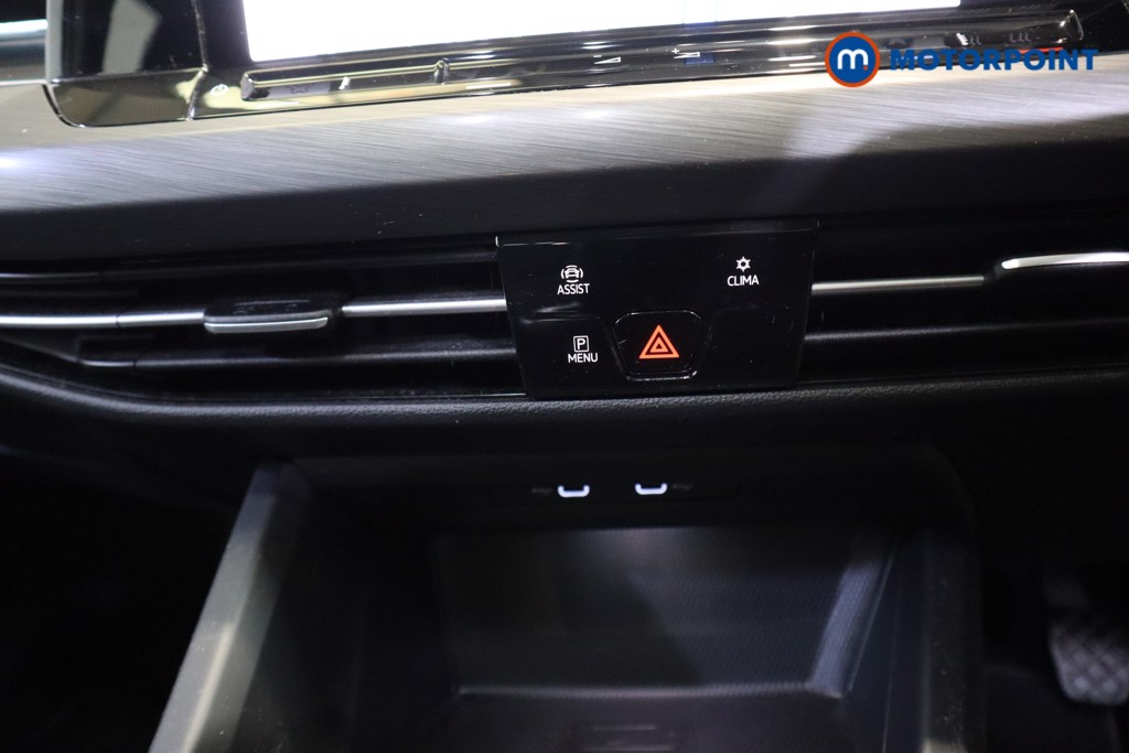 Volkswagen Golf Style Manual Petrol Hatchback - Stock Number (1589281) - 5th supplementary image