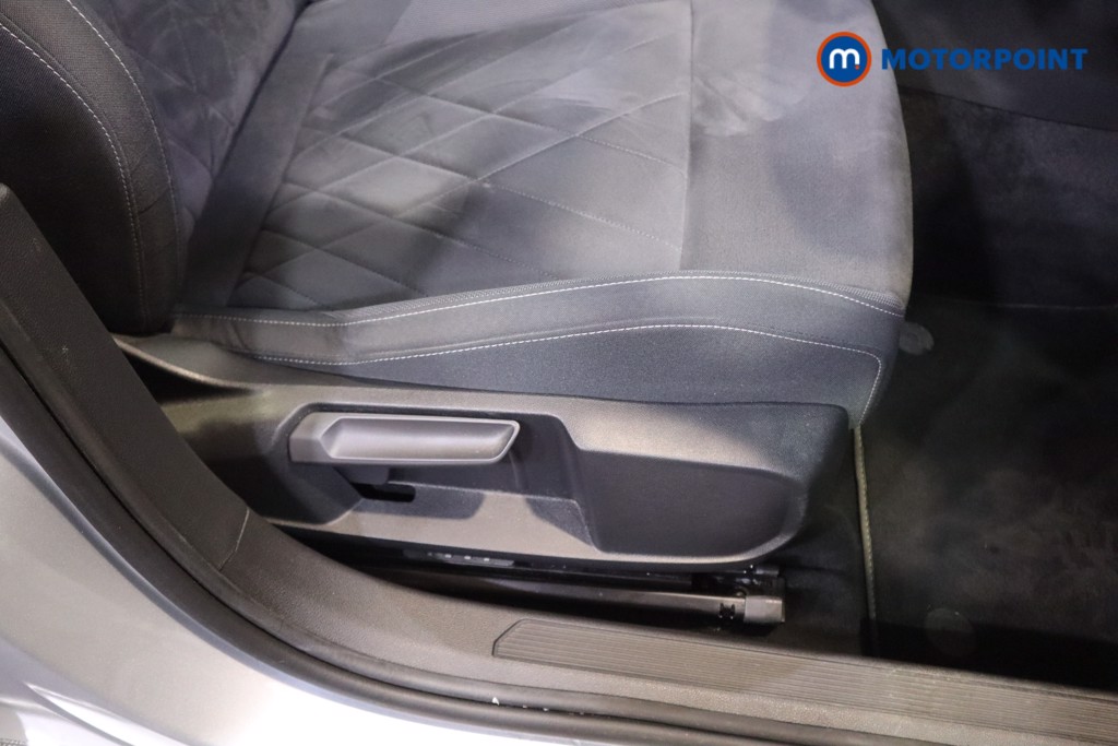 Volkswagen Golf Style Manual Petrol Hatchback - Stock Number (1589281) - 17th supplementary image