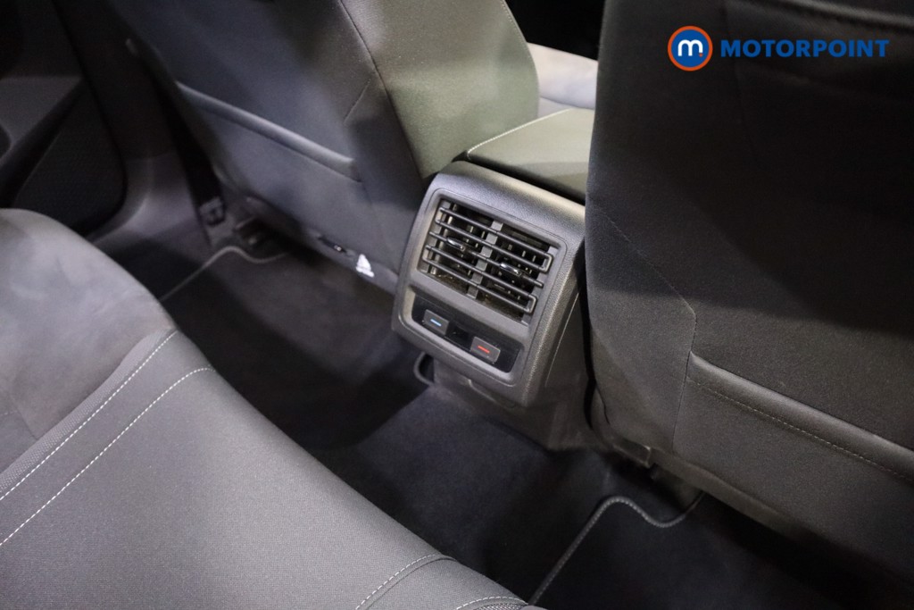 Volkswagen Golf Style Manual Petrol Hatchback - Stock Number (1589281) - 20th supplementary image