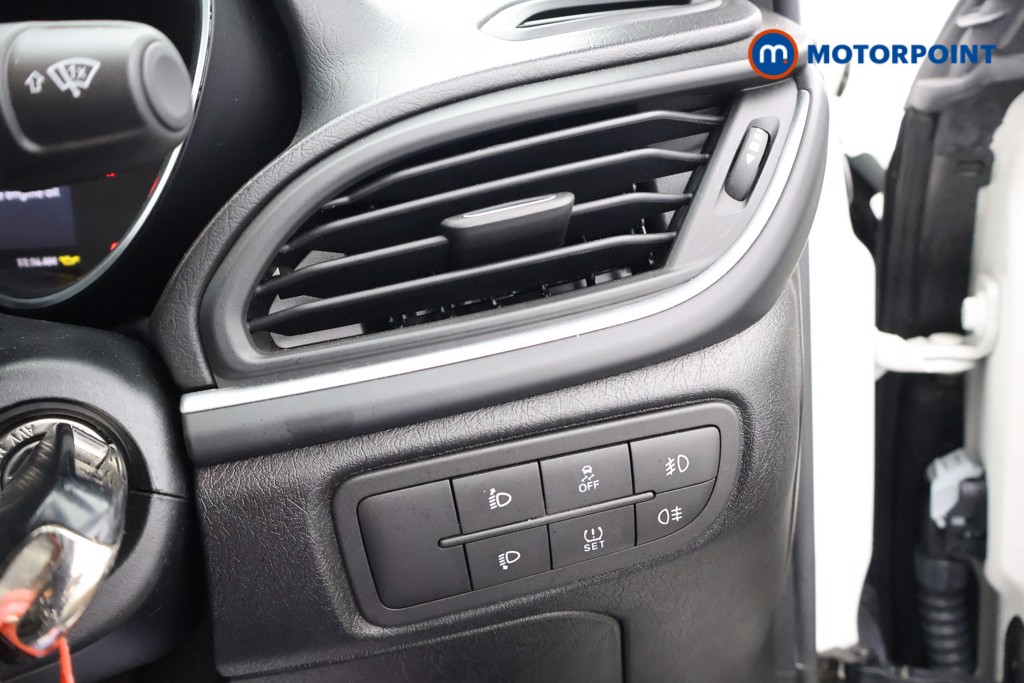 Fiat Tipo Cross 1.0 5Dr Manual Petrol Hatchback - Stock Number (1562245) - 7th supplementary image