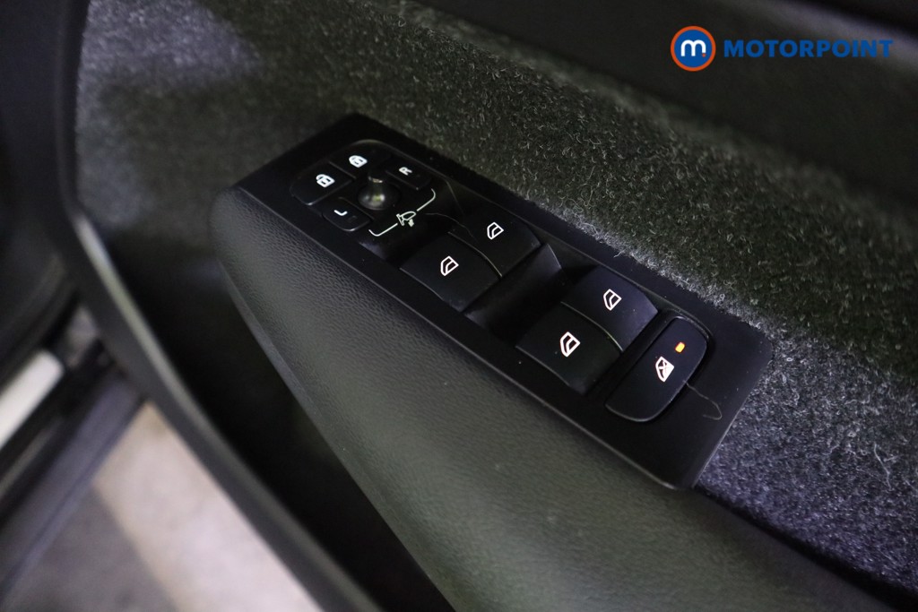 Volvo Xc40 R Design Manual Petrol SUV - Stock Number (1570383) - 11th supplementary image