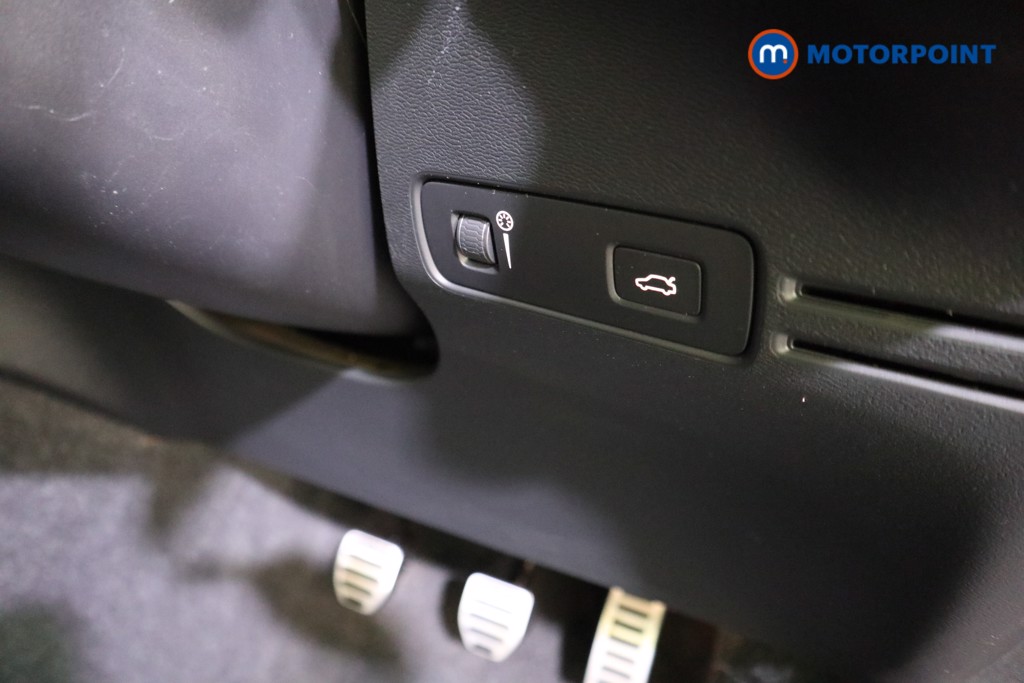 Volvo Xc40 R Design Manual Petrol SUV - Stock Number (1570383) - 12th supplementary image