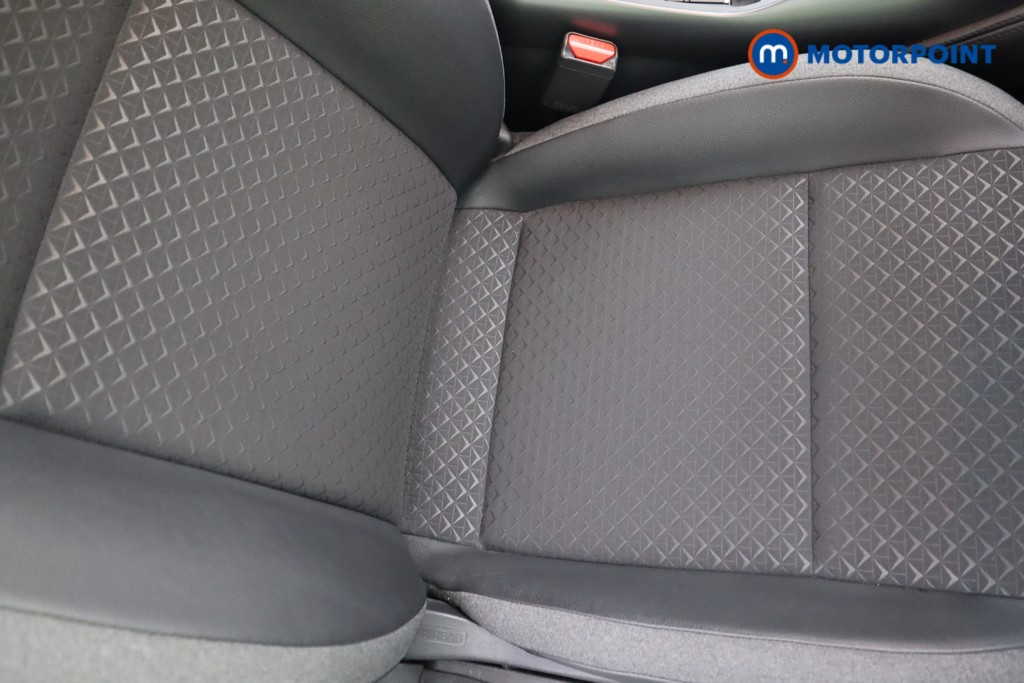 Nissan Juke N-Connecta Automatic Petrol-Electric Hybrid SUV - Stock Number (1571595) - 13th supplementary image