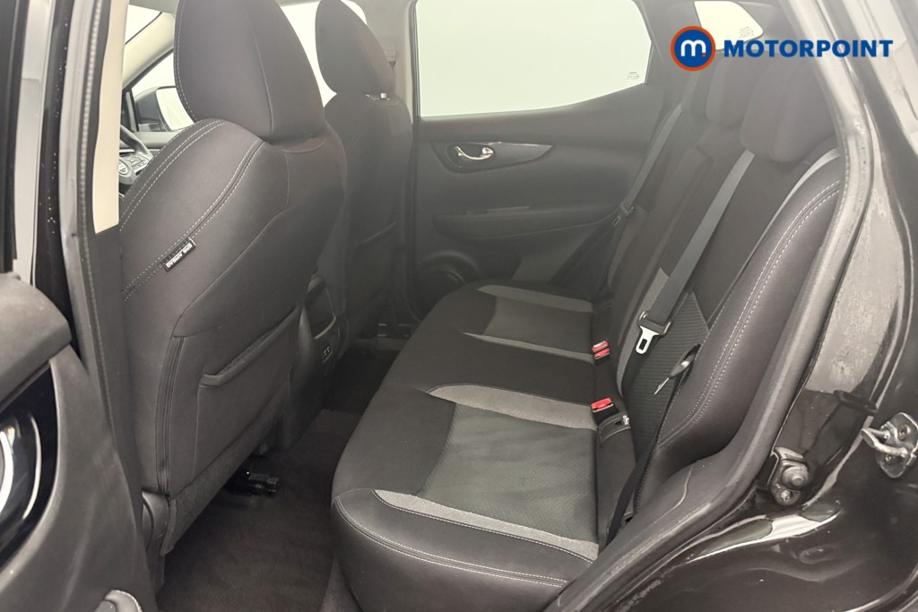 Nissan Qashqai N-Connecta Automatic Petrol SUV - Stock Number (1572934) - 4th supplementary image