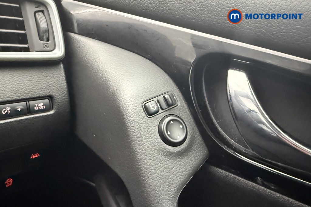 Nissan Qashqai N-Connecta Automatic Petrol SUV - Stock Number (1572934) - 16th supplementary image