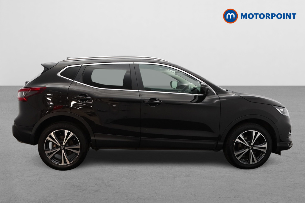 Nissan Qashqai N-Connecta Automatic Petrol SUV - Stock Number (1572934) - Drivers side