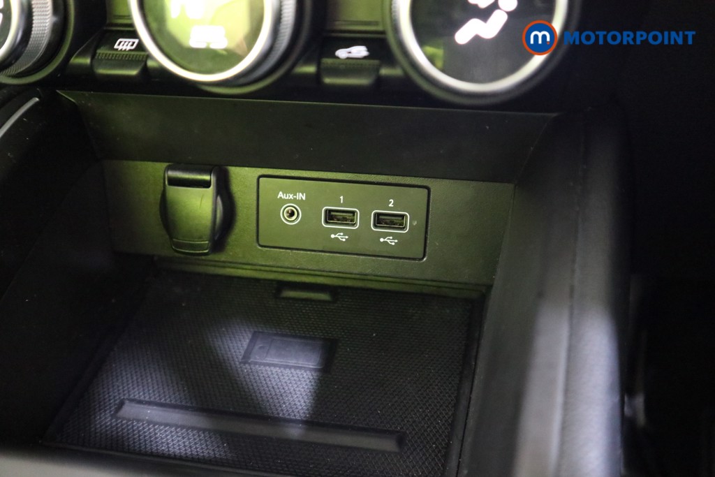 Renault Clio Evolution Manual Petrol Hatchback - Stock Number (1579510) - 9th supplementary image
