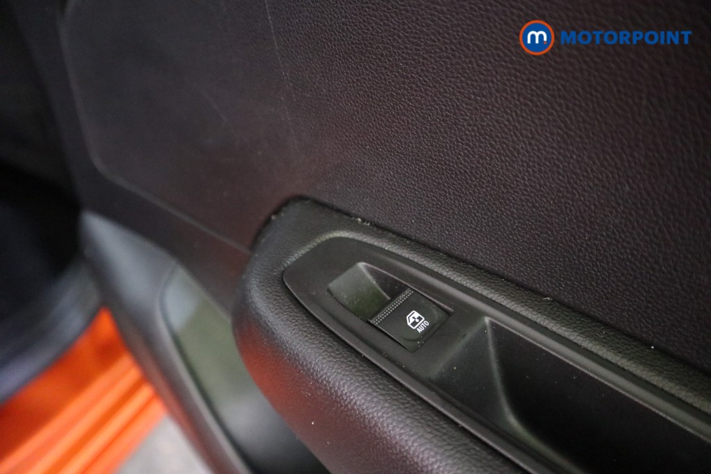 Renault Clio Evolution Manual Petrol Hatchback - Stock Number (1579510) - 17th supplementary image