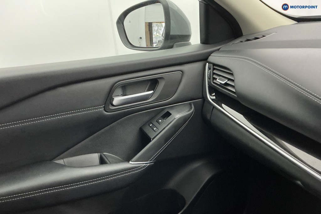 Nissan Qashqai N-Connecta Manual Petrol SUV - Stock Number (1580756) - 18th supplementary image
