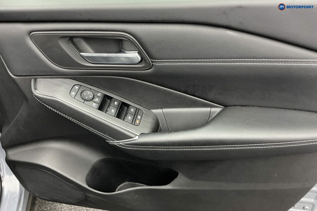 Nissan Qashqai N-Connecta Manual Petrol SUV - Stock Number (1580756) - 22nd supplementary image