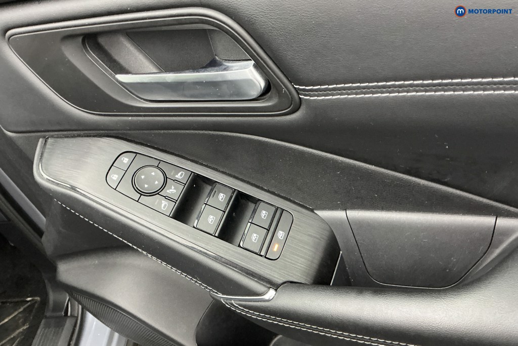 Nissan Qashqai N-Connecta Manual Petrol SUV - Stock Number (1580756) - 23rd supplementary image