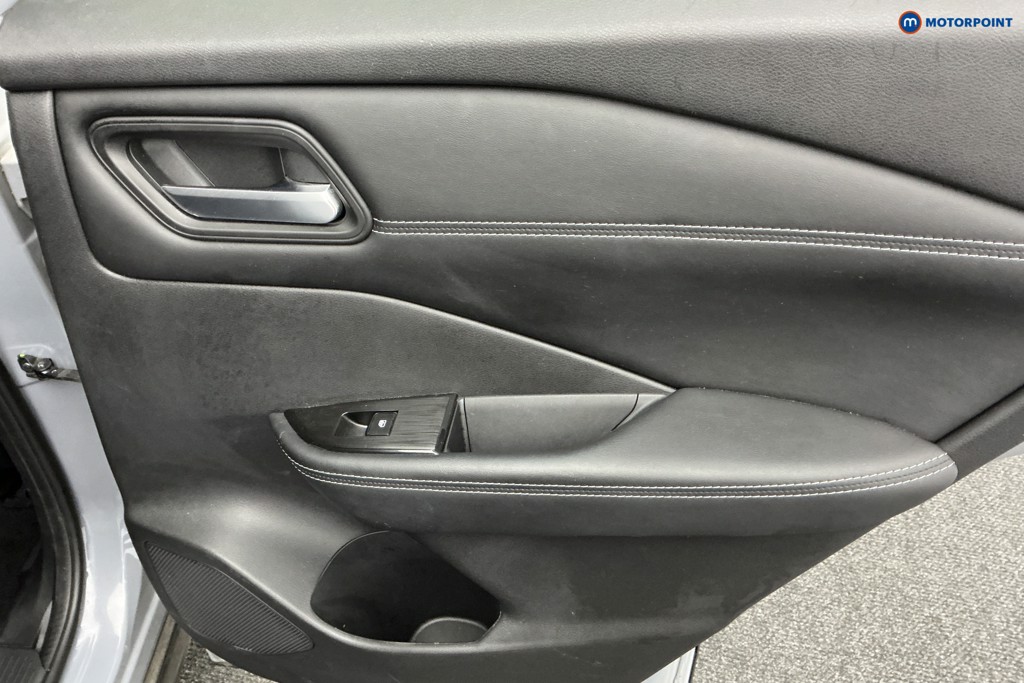 Nissan Qashqai N-Connecta Manual Petrol SUV - Stock Number (1580756) - 24th supplementary image