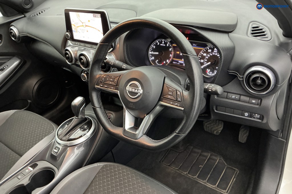 Nissan Juke N-Connecta Automatic Petrol SUV - Stock Number (1581320) - 7th supplementary image