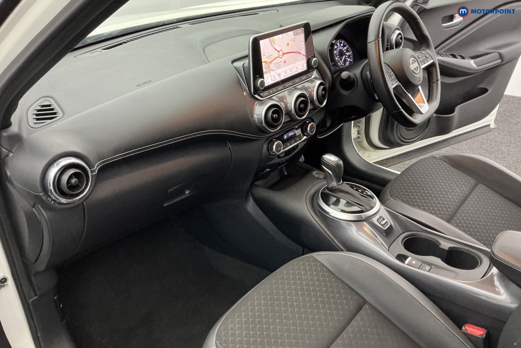 Nissan Juke N-Connecta Automatic Petrol SUV - Stock Number (1581320) - 8th supplementary image