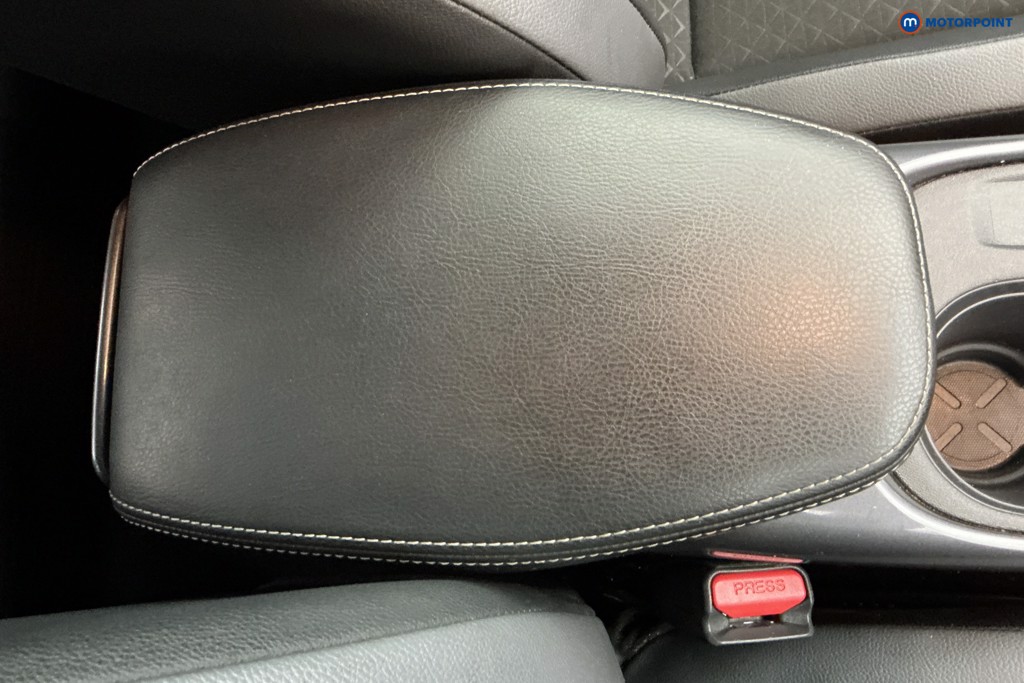 Nissan Juke N-Connecta Automatic Petrol SUV - Stock Number (1581320) - 13th supplementary image