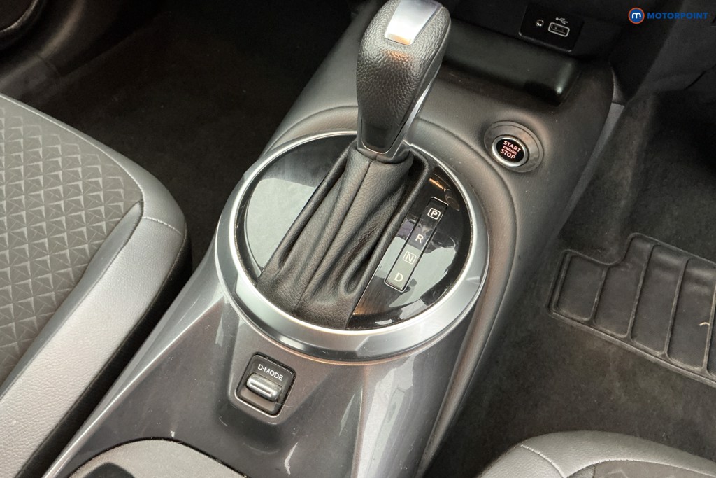 Nissan Juke N-Connecta Automatic Petrol SUV - Stock Number (1581320) - 15th supplementary image