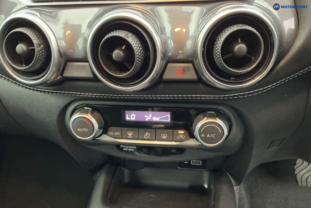 Nissan Juke N-Connecta Automatic Petrol SUV - Stock Number (1581320) - 17th supplementary image
