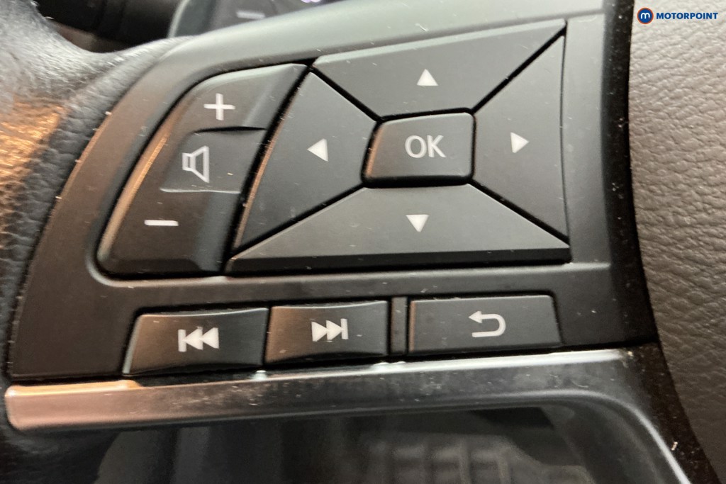 Nissan Juke N-Connecta Automatic Petrol SUV - Stock Number (1581320) - 19th supplementary image