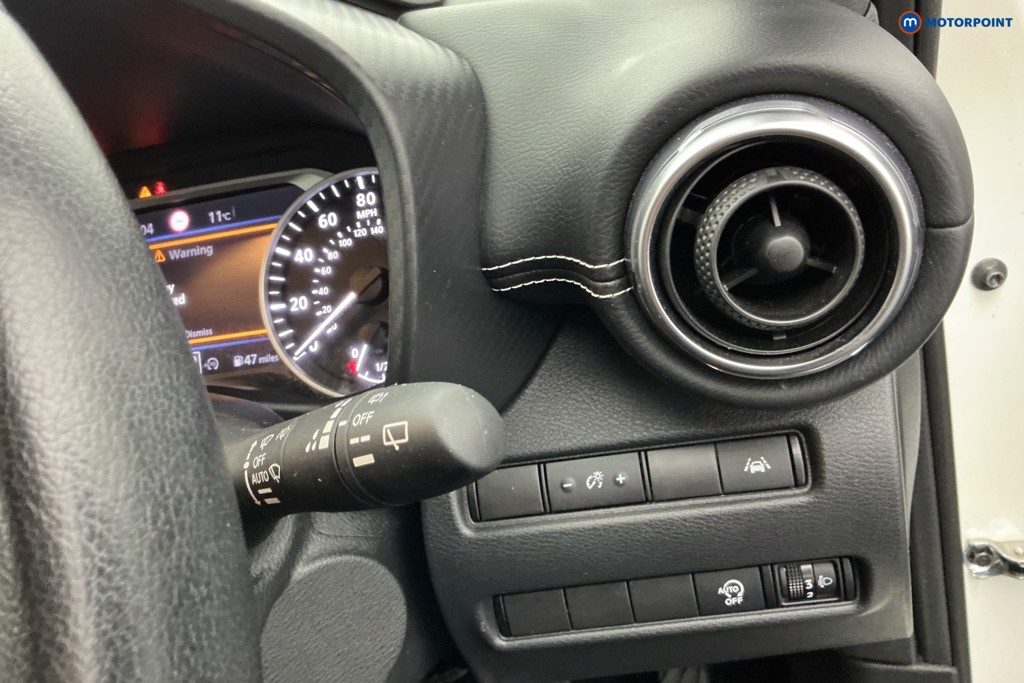 Nissan Juke N-Connecta Automatic Petrol SUV - Stock Number (1581320) - 21st supplementary image