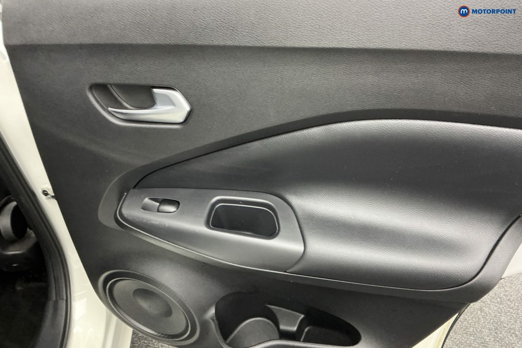 Nissan Juke N-Connecta Automatic Petrol SUV - Stock Number (1581320) - 24th supplementary image
