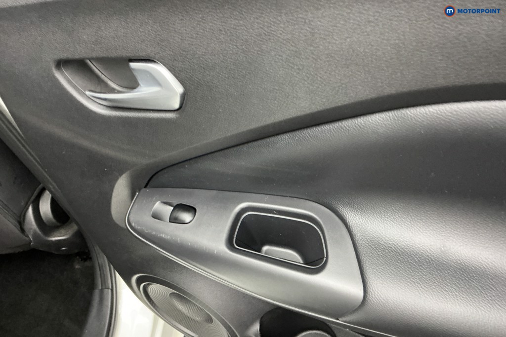 Nissan Juke N-Connecta Automatic Petrol SUV - Stock Number (1581320) - 25th supplementary image
